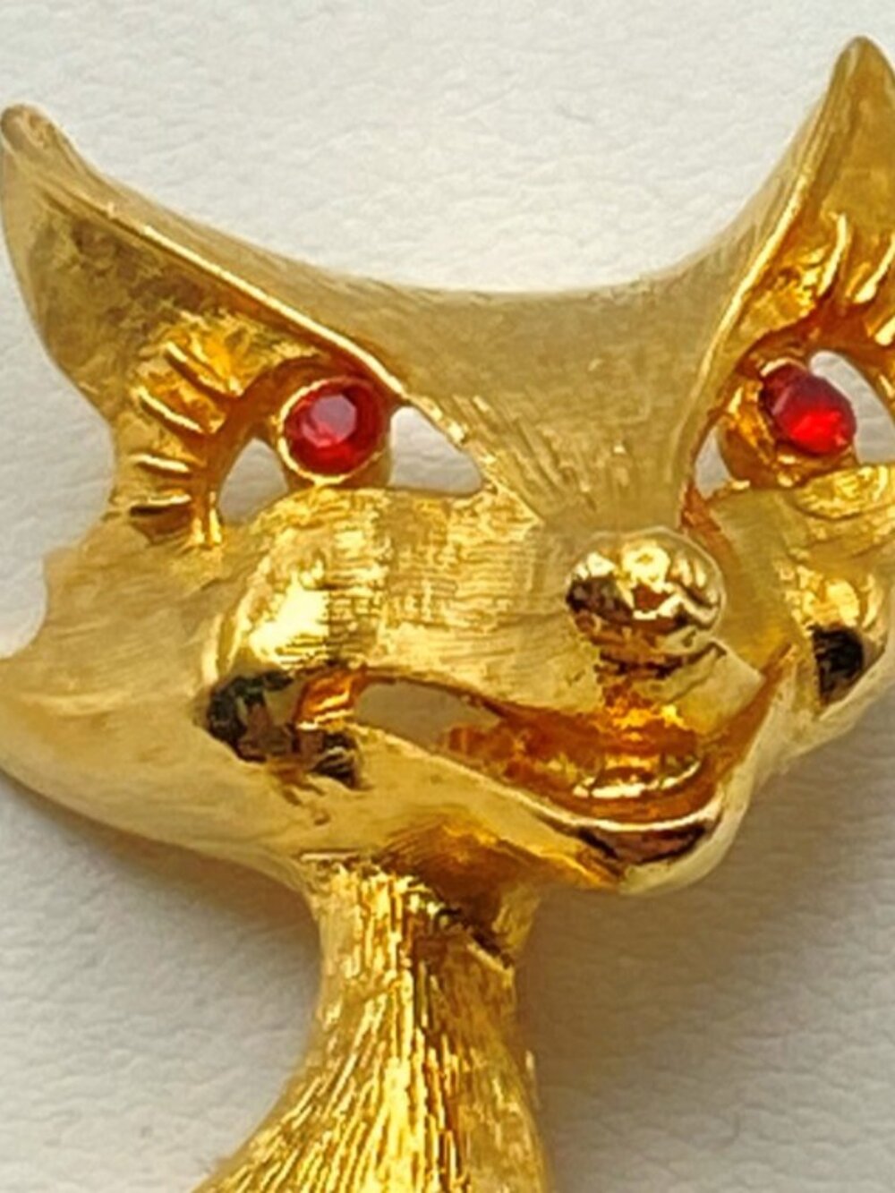 Vintage JJ Jonette Animal Fox Brooch Pin Gold Tone w/Red Eyes 1980s Signed - Picture 4 of 10